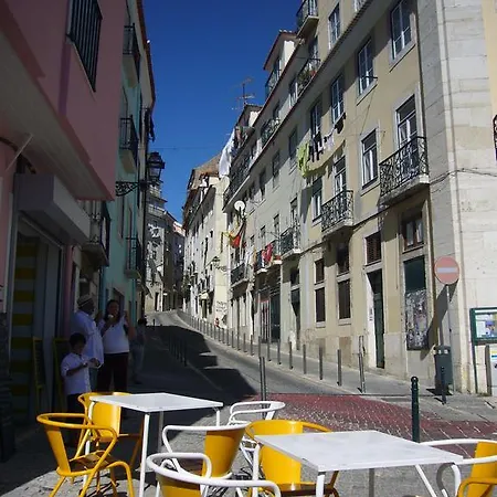 11 Steps Apartment Lisbon
