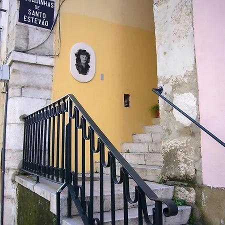 11 Steps Apartment *